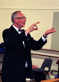 Stephen Hunter conducting